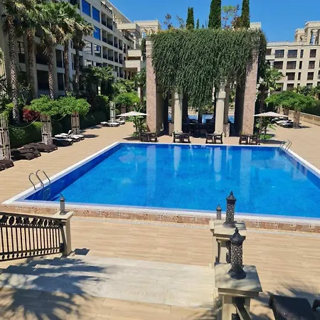 Luxurious - Pool View In Argisht Partez Апартамент