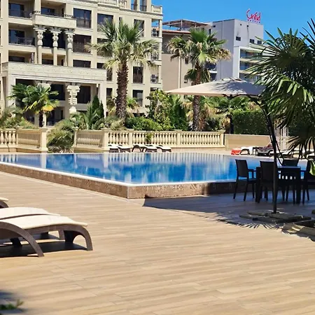 Апартамент Luxurious - Pool View In Argisht Partez Варна