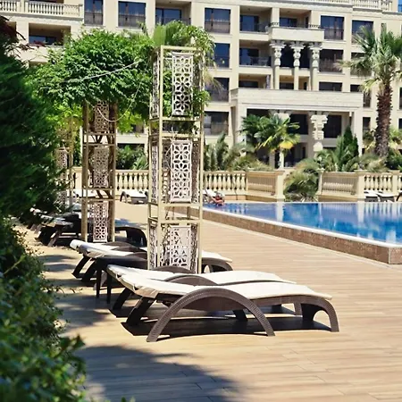 Luxurious - Pool View In Argisht Partez Varna
