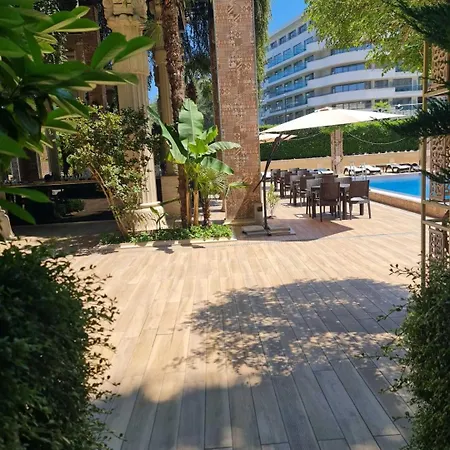Luxurious - Pool View In Argisht Partez Appartamento Varna