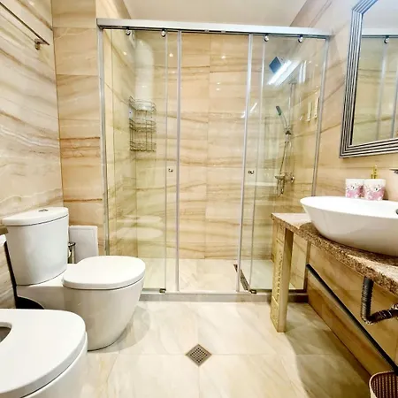 Апартамент Luxurious - Pool View In Argisht Partez Варна